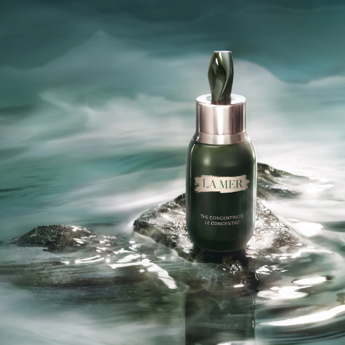 La Mer The Concentrate – Calming & Strengthening Serum for All Skin Types – 1.7 oz